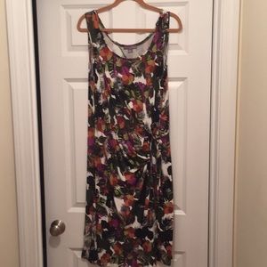 Sleeveless floral dress! 👠👠💃. Sharply/Shapley